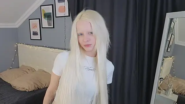 Naomi Demio online show from March 2026 11:38:01 AM