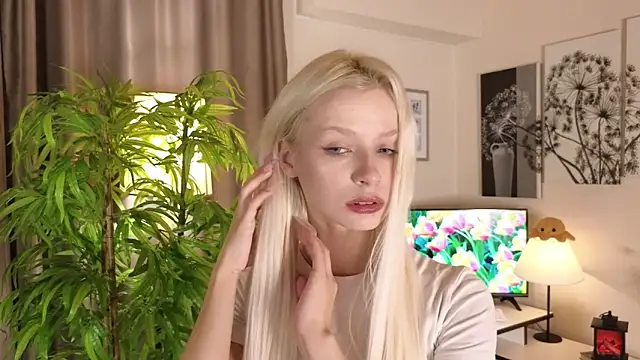 Snapshot of Naomi_Demio chatting on June 2026 10:21:02 AM Naomi Demio online show from June 2026 10:21:02 AM