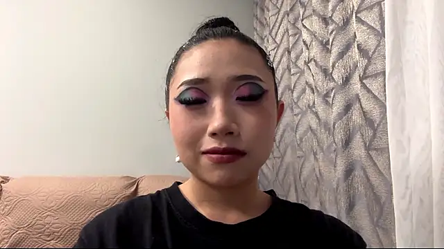SweetMiaXO online show from March 2026 11:04:02 AM