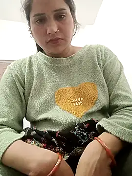 Snapshot of Cute-karisma1234 chatting on February 2026 04:56:01 PM Cute-karisma1234 online show from February 2026 04:56:01 PM