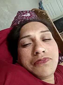 Snapshot of Cute-karisma1234 chatting on February 2026 06:17:02 PM Cute-karisma1234 online show from February 2026 06:17:02 PM