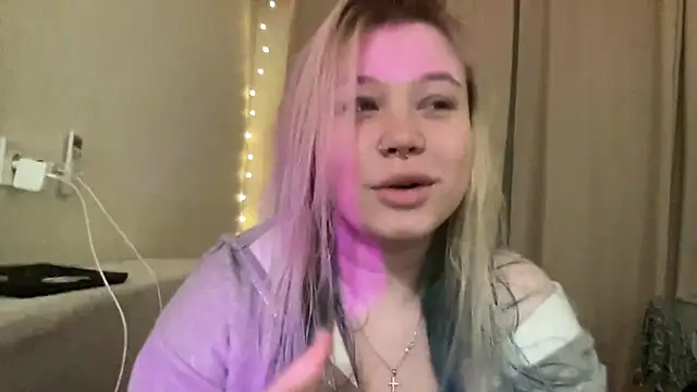 Lulu Di online show from March 2026 05:30:01 PM