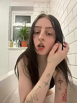 bellaxlauren online show from April 2026 09:28:01 PM