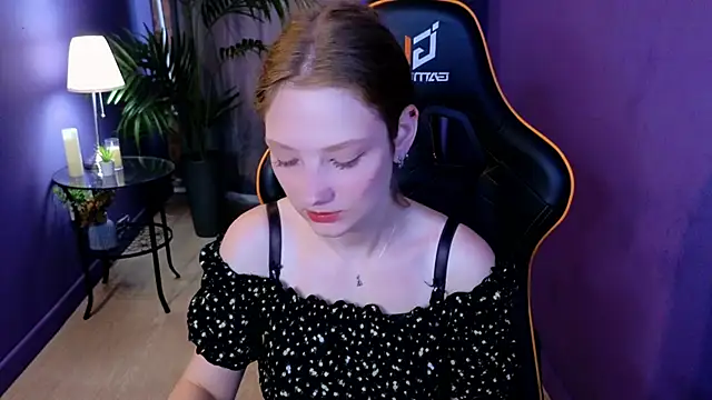 Snapshot of Your_lilith_ chatting on June 2026 05:57:01 AM Your lilith online show from June 2026 05:57:01 AM