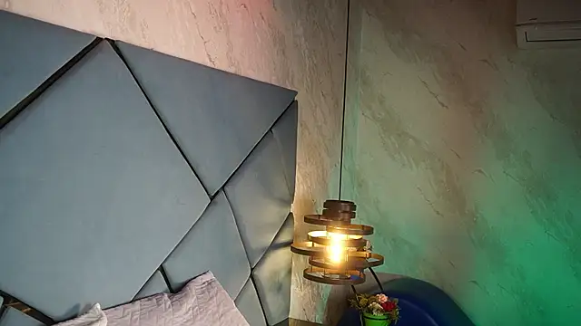 karol sm online show from April 2026 03:02:01 AM