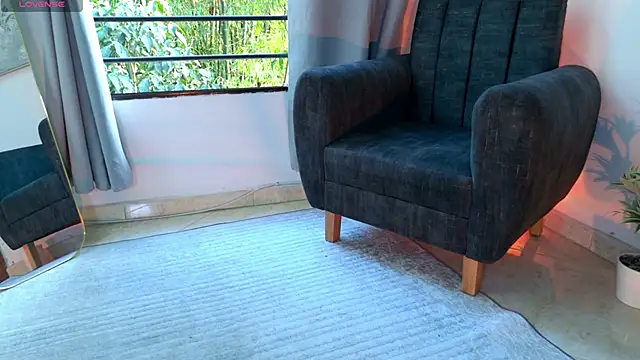 aramjones online show from April 2026 12:21:02 PM