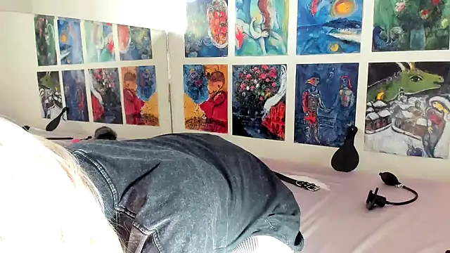 Miaxma online show from April 2026 03:49:02 PM