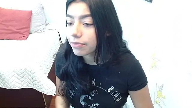 Snapshot of Laia_white chatting on March 2026 12:00:01 PM Laia white online show from March 2026 12:00:01 PM