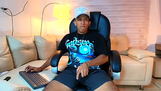 ricky spensar23cm  online show from April 2026 12:43:02 AM