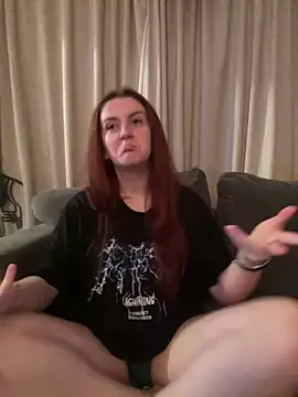 Snapshot of PoppySlut6999 chatting on February 2026 09:48:02 PM PoppySlut6999 online show from February 2026 09:48:02 PM