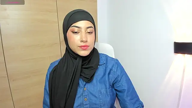 LAY LA  online show from February 2026 10:06:01 PM