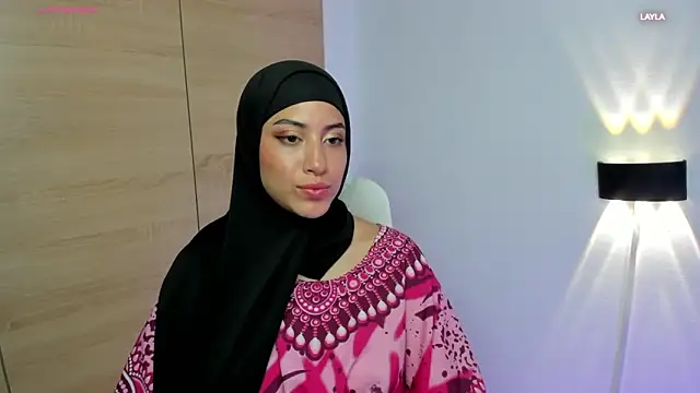 LAY LA  online show from February 2026 10:08:01 PM