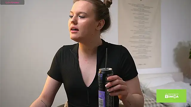 Snapshot of Agatha_Gris chatting on February 2026 09:35:02 PM Agatha Gris online show from February 2026 09:35:02 PM