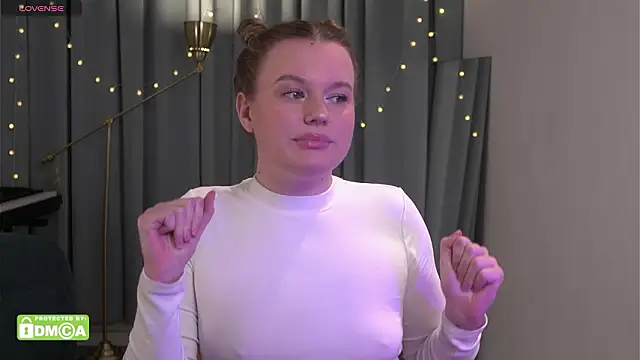 Snapshot of Agatha_Gris chatting on February 2026 11:03:02 PM Agatha Gris online show from February 2026 11:03:02 PM