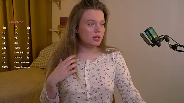 Snapshot of Agatha_Gris chatting on February 2026 11:11:02 PM Agatha Gris online show from February 2026 11:11:02 PM