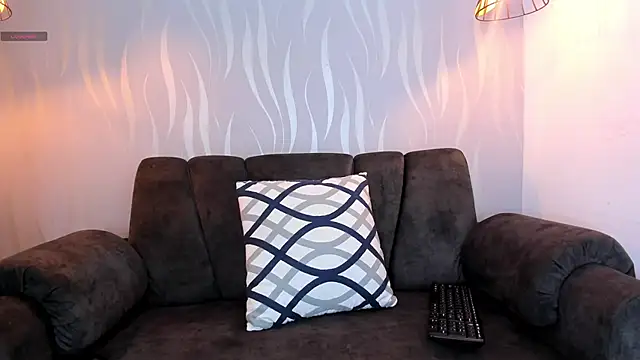 Snapshot of Naomy-lopez chatting on February 2026 01:19:01 PM Naomy-lopez online show from February 2026 01:19:01 PM