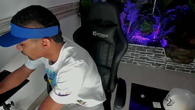 Rpoolrboy online show from March 2026 08:37:02 PM