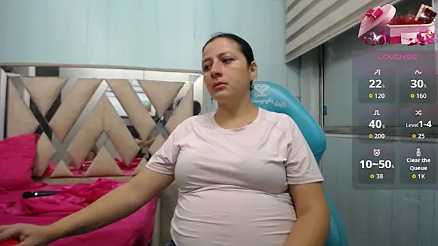 Snapshot of allison_max_tattoo chatting on February 2026 12:40:01 AM allison max tattoo online show from February 2026 12:40:01 AM