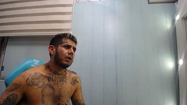 Snapshot of allison_max_tattoo chatting on March 2026 07:15:01 AM allison max tattoo online show from March 2026 07:15:01 AM