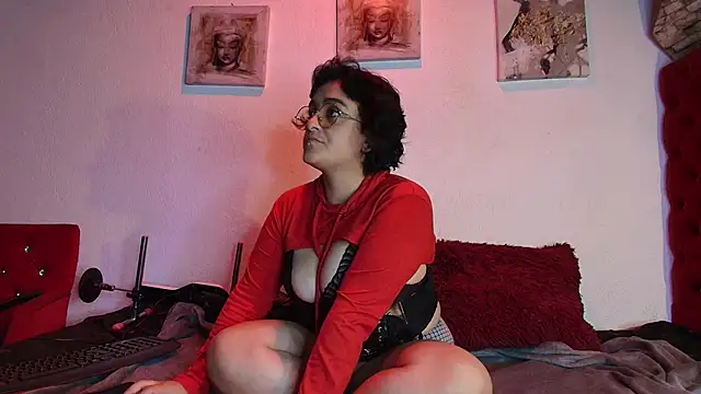 Snapshot of LillithSinclair_nom chatting on February 2026 02:52:01 AM LillithSinclair nom online show from February 2026 02:52:01 AM