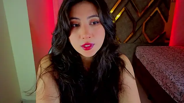 Luvienne online show from February 2026 08:07:02 PM