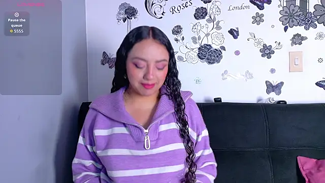 Snapshot of emiily_curly chatting on February 2026 11:58:02 AM emiily curly online show from February 2026 11:58:02 AM