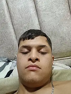 Snapshot of Andres_medi32 chatting on February 2026 06:40:02 AM Andres medi32 online show from February 2026 06:40:02 AM