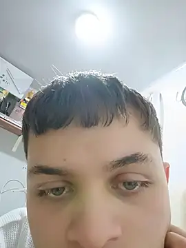 Snapshot of Andres_medi32 chatting on February 2026 06:42:02 AM Andres medi32 online show from February 2026 06:42:02 AM