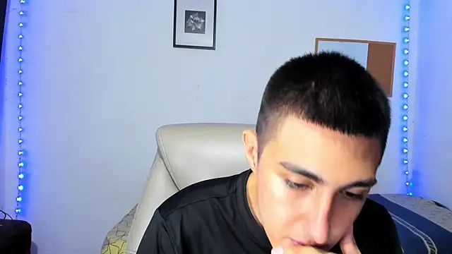 babyted272 online show from May 2026 06:43:01 AM