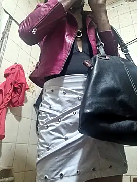 Snapshot of veronicatvcroosleather chatting on February 2026 02:10:02 AM veronicatvcroosleather online show from February 2026 02:10:02 AM