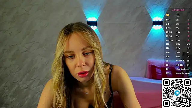 Tesssa Young online show from March 2026 01:00:01 AM