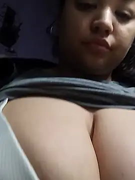 Luzz12 online show from July 2026 08:57:01 PM