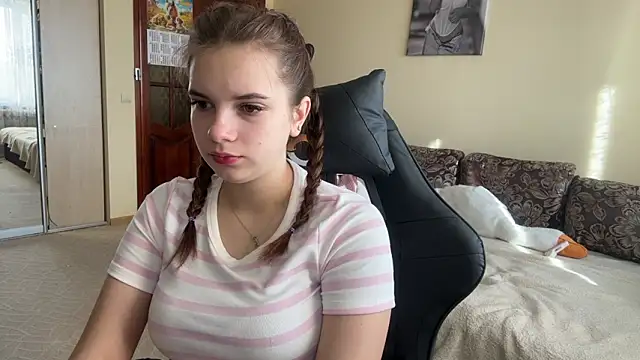 Snapshot of SoftIris_ chatting on February 2026 11:59:01 AM SoftIris online show from February 2026 11:59:01 AM