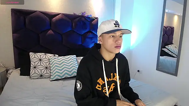 Dominik Souza online show from March 2026 07:50:01 PM