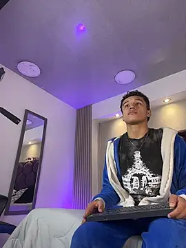 Dominik Souza online show from April 2026 08:04:01 PM