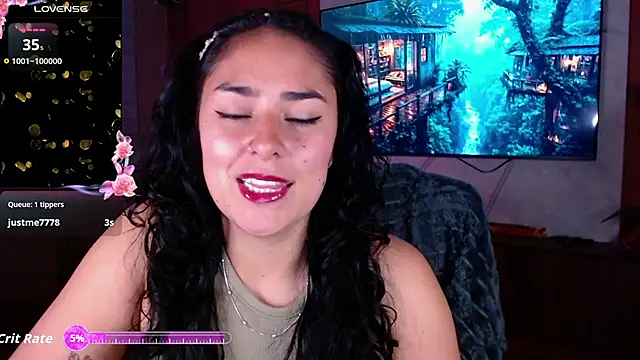 Snapshot of Iris_colette chatting on May 2026 01:33:01 AM Iris colette online show from May 2026 01:33:01 AM