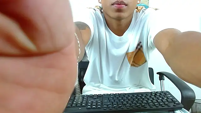 ostinn18 online show from March 2026 02:13:02 PM