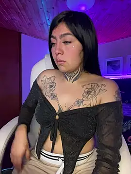 Snapshot of Angelica_pink18 chatting on February 2026 03:32:01 AM Angelica pink18 online show from February 2026 03:32:01 AM