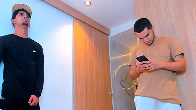 Snapshot of TheBatMansion chatting on February 2026 06:48:01 PM TheBatMansion online show from February 2026 06:48:01 PM