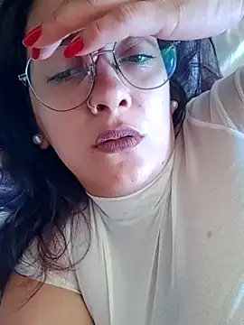 Snapshot of kuramaqueen chatting on February 2026 05:52:01 PM kuramaqueen online show from February 2026 05:52:01 PM