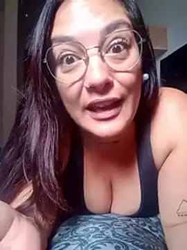 Snapshot of kuramaqueen chatting on February 2026 05:56:01 PM kuramaqueen online show from February 2026 05:56:01 PM