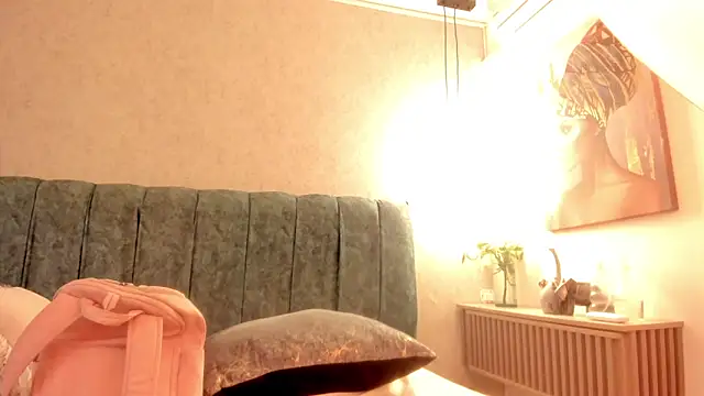 Aleera Walton online show from April 2026 09:08:02 PM