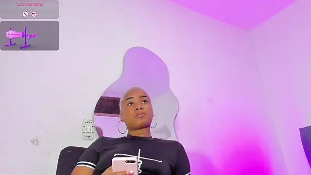 AgathaBladde online show from April 2026 01:34:01 PM