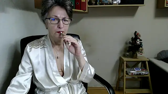 katemodel online show from December 2025 07:59:01 AM