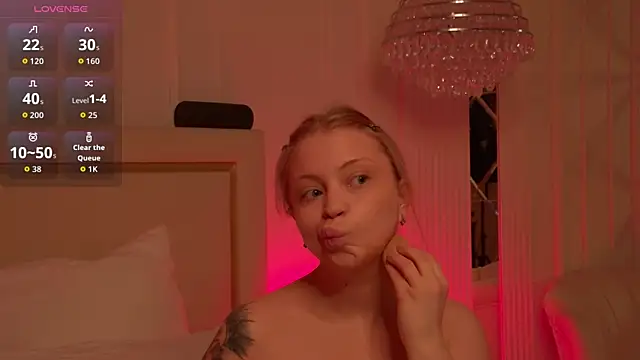 MollyHilton online show from April 2026 07:55:01 PM