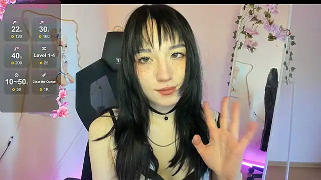 AliceeinWonderlanddd online show from April 2026 07:13:02 AM