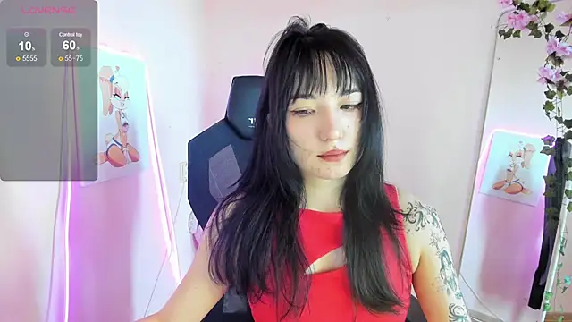 Snapshot of AliceeinWonderlanddd chatting on July 2026 01:52:01 AM AliceeinWonderlanddd online show from July 2026 01:52:01 AM