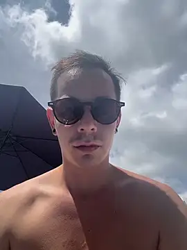 Snapshot of AxelMuller chatting on April 2026 03:31:02 PM AxelMuller online show from April 2026 03:31:02 PM
