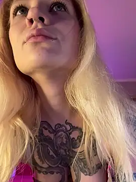 Snapshot of BlondeDoll_ chatting on February 2026 05:12:02 AM BlondeDoll online show from February 2026 05:12:02 AM