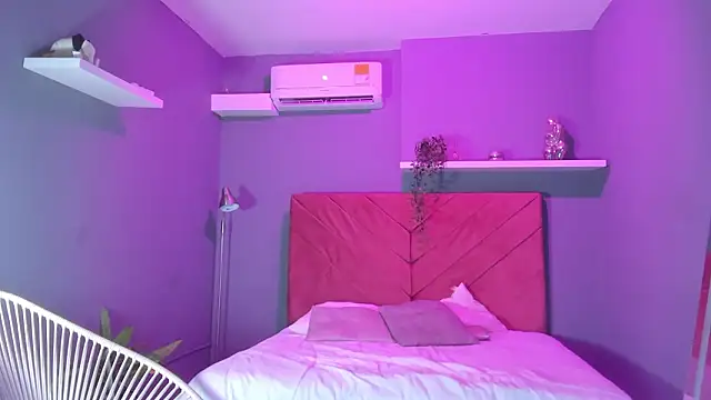 Snapshot of nina_swaan chatting on February 2026 11:10:01 AM nina swaan online show from February 2026 11:10:01 AM